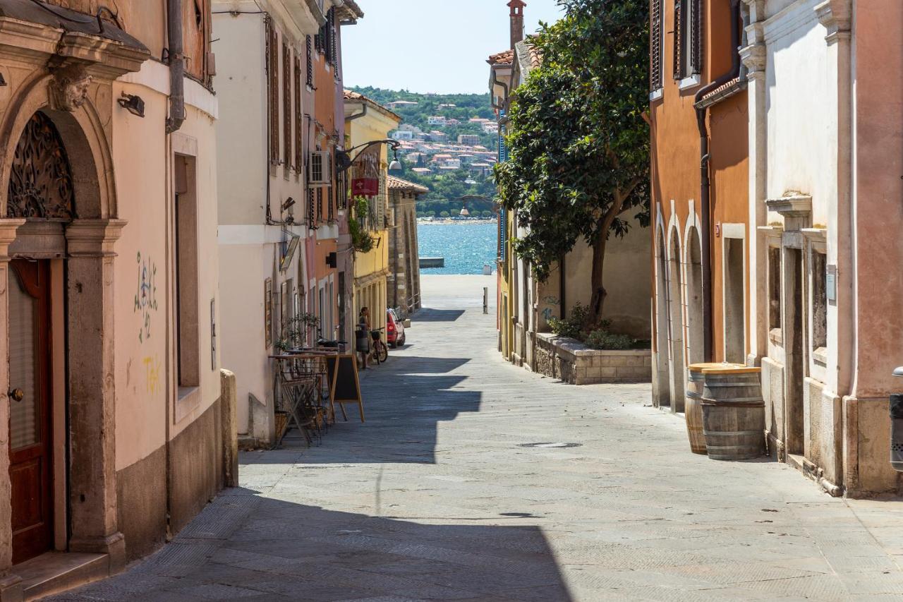 Sunny Old Town Apartment Koper Extérieur photo
